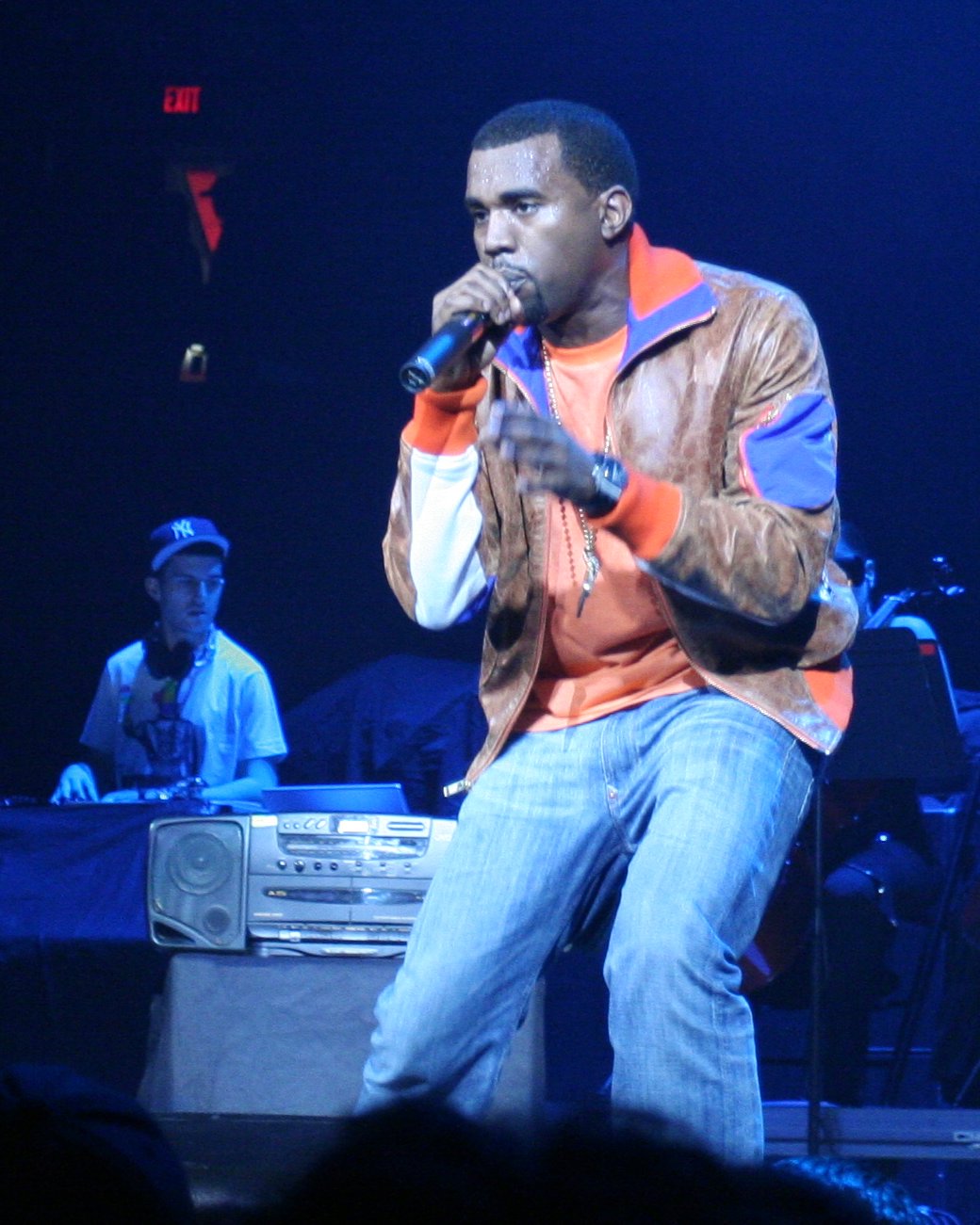 Kanye preforming